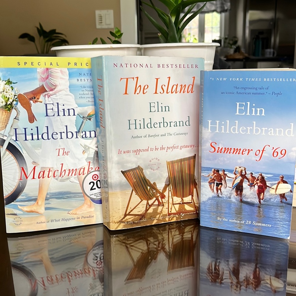 Elin Hilderbrand Book Bundle - perfect summer reading!